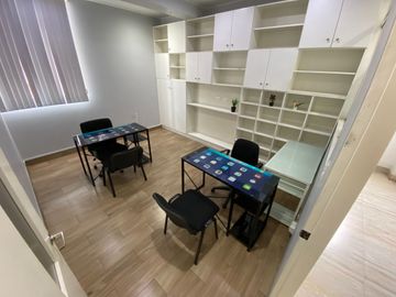 SE ALQUILA 2DO PISO CON 4 OFICINAS CERCA DEL METRO DE SAN JUAN DE LURIGANCHO