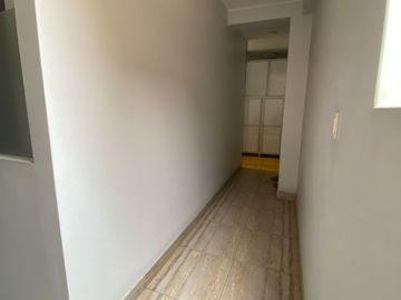 SE ALQUILA 2DO PISO CON 4 OFICINAS CERCA DEL METRO DE SAN JUAN DE LURIGANCHO