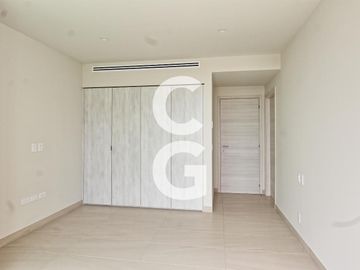 Departamento en Venta en Cancún en SLS Marina Beach con Terraza y Vista al Mar