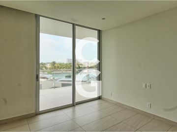 Departamento en Venta en Cancún en SLS Marina Beach con Terraza y Vista al Mar