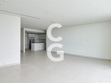 Departamento en Venta en Cancún en SLS Marina Beach con Terraza y Vista al Mar