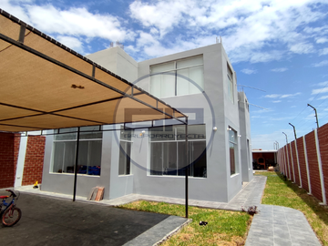 Casa con piscina, 6 Dormitorios
