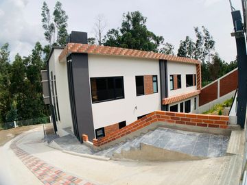 Casa en venta ubicado sector Huajibamba