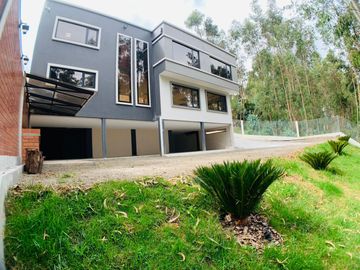 Casa en venta ubicado sector Huajibamba