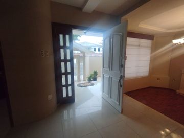 VENTA CASA URB. PUERTO AZUL - VIA A LA COSTA (VIVI)