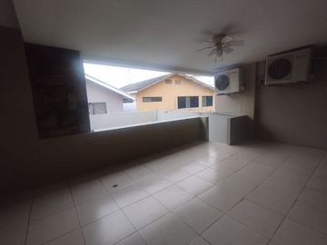 VENTA CASA URB. PUERTO AZUL - VIA A LA COSTA (VIVI)