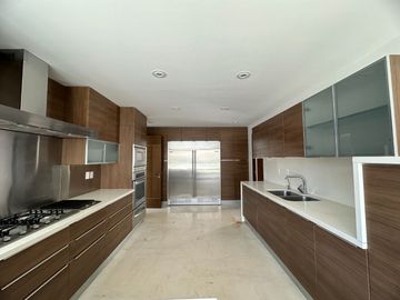 CASA EN VENTA FRACC. CUMBRES ALBERCA