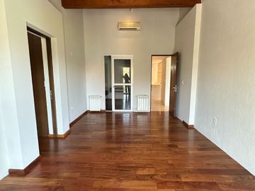 CASA EN VENTA FRACC. CUMBRES ALBERCA
