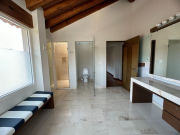 CASA EN VENTA FRACC. CUMBRES ALBERCA