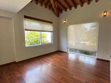 CASA EN VENTA FRACC. CUMBRES ALBERCA