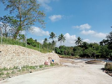 AFFORDABLE RESIDENTIAL LOT 1000 SQM ALONG TAGAYTAY