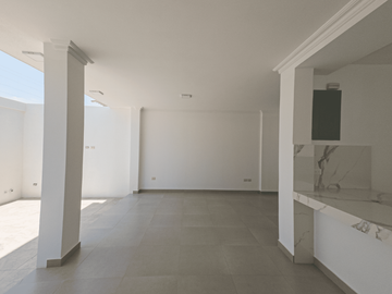 Venta Casa Samborondon, Urb. San Antonio, Diagonal Plaza Tía