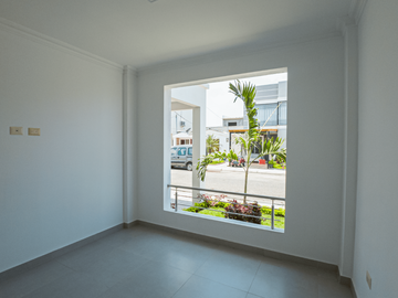 Venta Casa Samborondon, Urb. San Antonio, Diagonal Plaza Tía