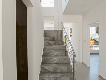 Venta Casa Samborondon, Urb. San Antonio, Diagonal Plaza Tía