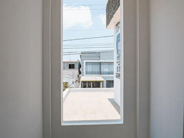 Venta Casa Samborondon, Urb. San Antonio, Diagonal Plaza Tía