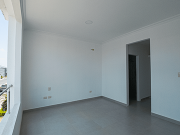 Venta Casa Samborondon, Urb. San Antonio, Diagonal Plaza Tía