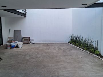 VENDO CASA NUEVA LAS ALAMEDAS