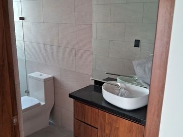 VENDO CASA NUEVA LAS ALAMEDAS