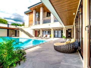 Enormous 10BR House and Lot in Antipolo for Sale!