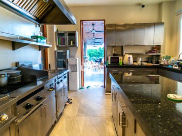 Enormous 10BR House and Lot in Antipolo for Sale!
