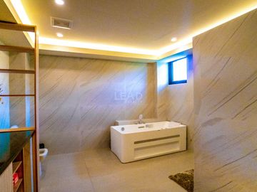 Enormous 10BR House and Lot in Antipolo for Sale!
