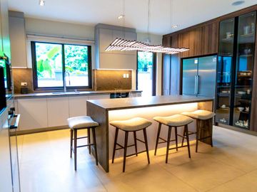 Enormous 10BR House and Lot in Antipolo for Sale!