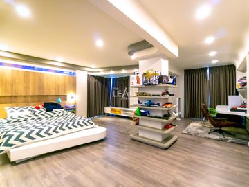 Enormous 10BR House and Lot in Antipolo for Sale!