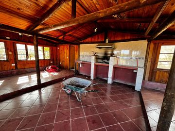 Valle Alegre, a 25 min. de Concón, casa 442 M2 en parcela, 5 dormitorios, piscina