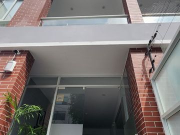 VENDO DPTO 1ER PISO EN SANTA CRUZ MIRAFLORES