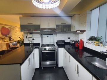 DEPARTAMENTO FRENTE A PARQUE EN SAN BORJA