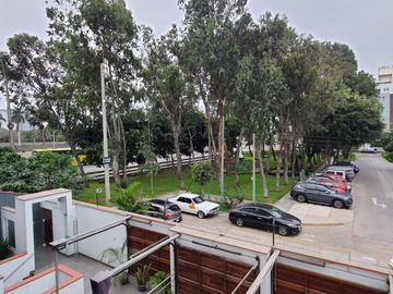 DEPARTAMENTO FRENTE A PARQUE EN SAN BORJA