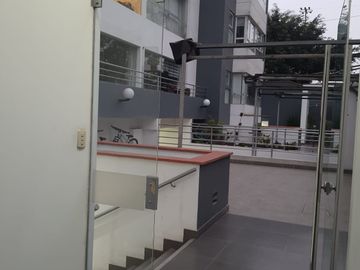 DEPARTAMENTO FRENTE A PARQUE EN SAN BORJA
