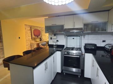 DEPARTAMENTO FRENTE A PARQUE EN SAN BORJA