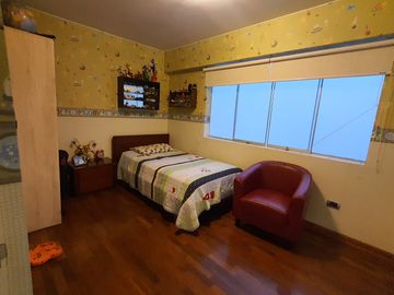 DEPARTAMENTO FRENTE A PARQUE EN SAN BORJA