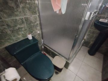 SE VENDE - DEPARTAMENTO EN KENNEDY PRIMER PISO ALTO