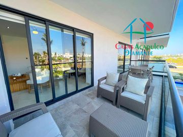 ¡Tu nuevo hogar en Acapulco! Amplio departamento con terraza, vista a la alberca y precio especial