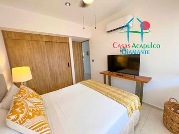 ¡Tu nuevo hogar en Acapulco! Amplio departamento con terraza, vista a la alberca y precio especial