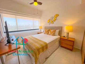 ¡Tu nuevo hogar en Acapulco! Amplio departamento con terraza, vista a la alberca y precio especial