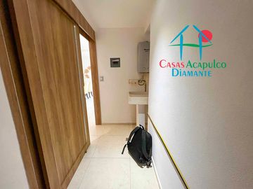 ¡Tu nuevo hogar en Acapulco! Amplio departamento con terraza, vista a la alberca y precio especial