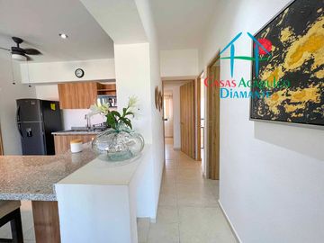 ¡Tu nuevo hogar en Acapulco! Amplio departamento con terraza, vista a la alberca y precio especial