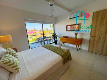 ¡Tu nuevo hogar en Acapulco! Amplio departamento con terraza, vista a la alberca y precio especial