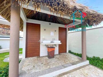 ¡Tu nuevo hogar en Acapulco! Amplio departamento con terraza, vista a la alberca y precio especial