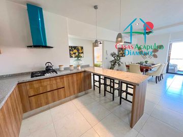¡Tu nuevo hogar en Acapulco! Amplio departamento con terraza, vista a la alberca y precio especial
