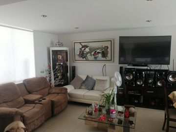 VENDO EXCLENTE CASA EN QUINTA PRIVADA EN YANAHUARA