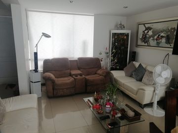 VENDO EXCLENTE CASA EN QUINTA PRIVADA EN YANAHUARA