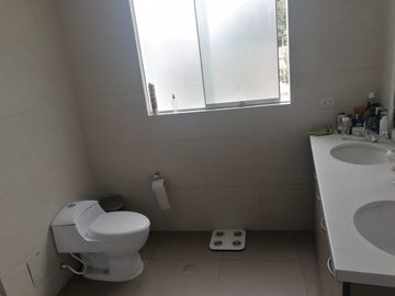 VENDO EXCLENTE CASA EN QUINTA PRIVADA EN YANAHUARA