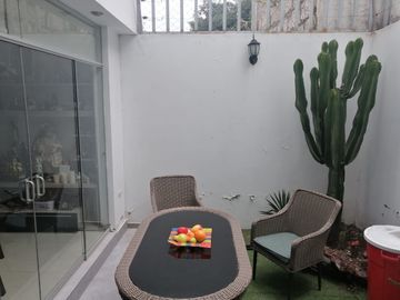 VENDO EXCLENTE CASA EN QUINTA PRIVADA EN YANAHUARA