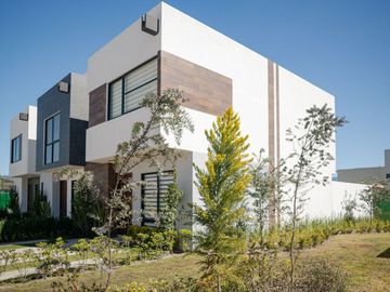 CASAS AMPLIO JARDI