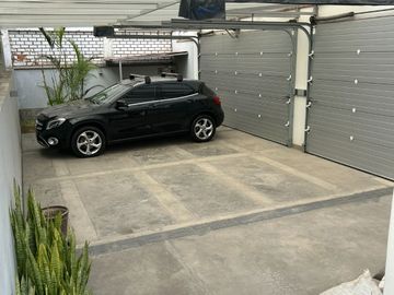 VENDO LINDA CASA, SUPER PRECIO!, AV LAGUNA GRANDE, LA MOLINA