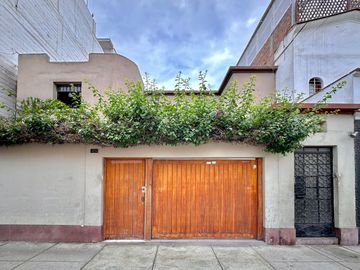 SE VENDE DEPARTAMENTO TIPO CASA EN JESUS MARIA CERCA A REBAGLIATI